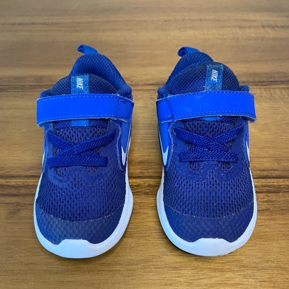 nike toddler shoes size 9